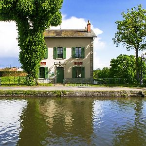 Chambres Avec Vue Pres Du Pont-Canal De Briare - Fr-1-590-518 Exterior photo