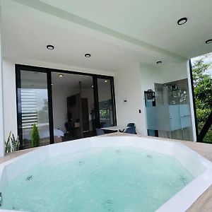 Appartamento Loft Con Vista Al Rio Napo Jacuzzi Privado Tena Exterior photo