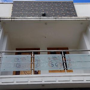 Vel Murugan Home Stay Ambagarattur Exterior photo