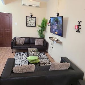 Appartamento Quiet Oasis It'S Spacious And Elegantly Designed Chaguanas Exterior photo