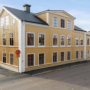 Appartamento Hernoerum Franzengatan - Centrala Laegenheter Härnösand Exterior photo