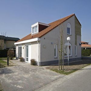 Comfortable Villa With Four Bathrooms, In Green Surroundings Arcen Exterior photo