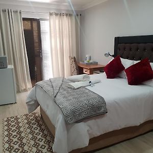 Vaticious Bed and Breakfast Secunda Room photo