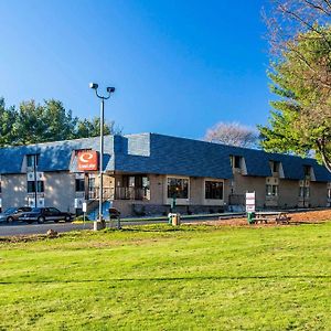 Econo Lodge Milldale-Southington Exterior photo