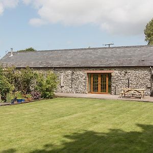 Yr Hen Stabl Villa Tregaron Exterior photo