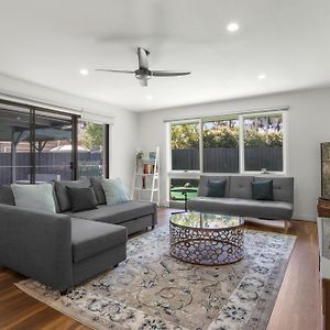 Renovated 3-Bed Family Home With Alfresco Dining Keysborough Exterior photo