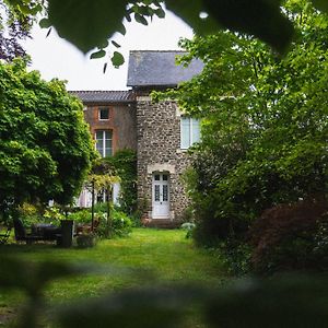 Maison D'Hotes La Bien-Aimee Bed and Breakfast Montrevault Exterior photo