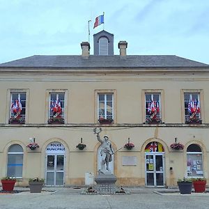 Appartamento La Maison Du Pays D'Auge Troarn Exterior photo