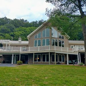 North River Inn Bridgewater Exterior photo