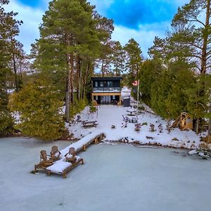 New Modern Lakefront Retreat - Casa Del Capo Villa Washago Exterior photo