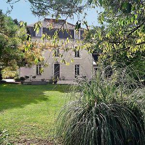 Demeures Ressourcantes - Le Vallon Bed and Breakfast Saint-Martin-de-Saint-Maixent Exterior photo