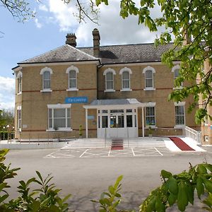 Gatwick Cambridge Hotel Horley Exterior photo