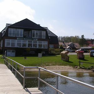 Hotel Faehrhaus Niederkleveez Boßdorf Exterior photo