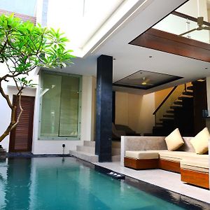 Villa Tentrem Legian Room photo