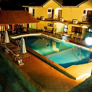 Sunlodge Hotel Accra Exterior photo