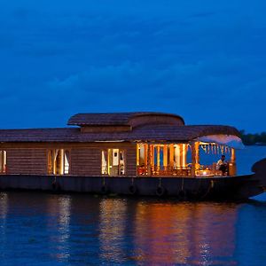 Hotel Abad Premium House Boat Kumarakom Exterior photo