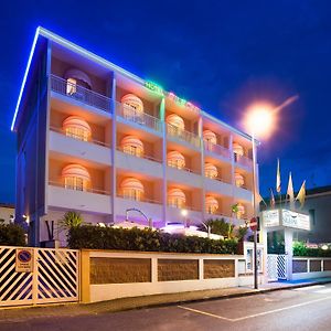 Hotel Sileoni Dépendance Villa Antonio Marina di Cecina Exterior photo