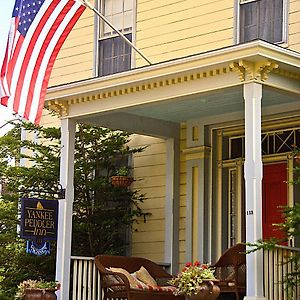 Yankee Peddler Inn Torre di Torre di Newport Exterior photo