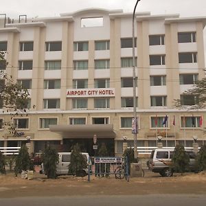 Airport City Hotel Calcutta  Exterior photo