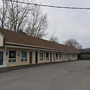 Auberge Du Lac Beauchamp Motel Gatineau Exterior photo