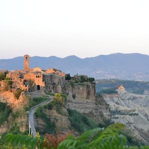 Corte della Maestà Antica Residenza Bed and Breakfast Bagnoregio Exterior photo