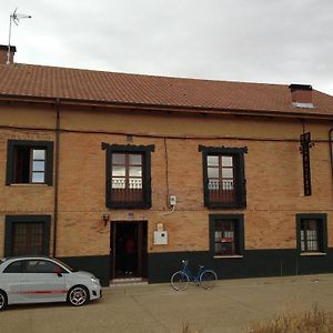 Hotel Hostal Los Oteros Pajares de los Oteros Exterior photo