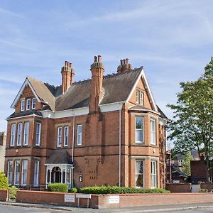 Holywell House Bed and Breakfast Loughborough Exterior photo