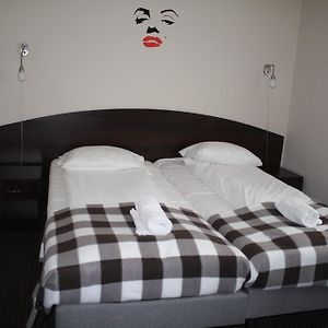 Hotel Zajazd U Sosny Torzym Room photo