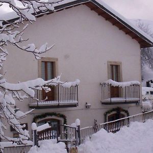 Le antiche Torri Bed and Breakfast Pescasseroli Exterior photo