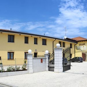 Appartamento Agriturismo Ai Laghi Pocenia Exterior photo