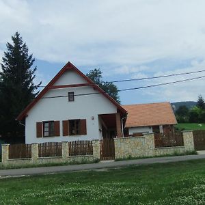 Hotel Galambos Pincészet Abaújszántó Exterior photo