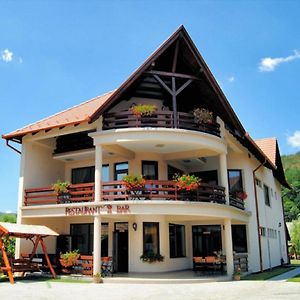 Hotel Csatári Pensiune Praid Exterior photo