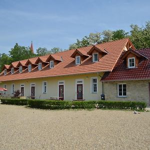 Hotel Stará Fara Chržín Exterior photo