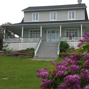 Auberge Gite Maison Des Lilas Bed and Breakfast La Malbaie Exterior photo