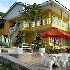 Hotel Posada Enilda Archibolds Exterior photo