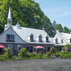 Le Petit Clocher Gite Touristique B & B Saint-Sauveur-des-Monts Exterior photo