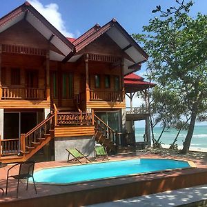 Hotel Phuphat Beach Khanom Exterior photo