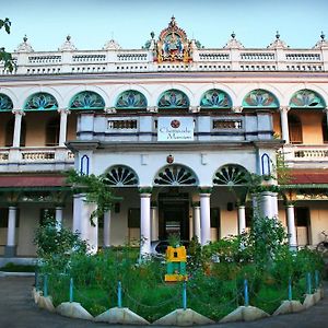 Chettinadu Mansion - An Authentic Heritage Palace Affittacamere Kānādukāttān Exterior photo