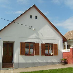 Hotel Nora Porta Palkonya Exterior photo