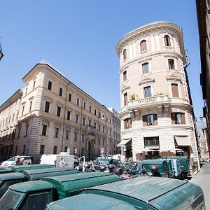 Sunny Apartment Navona Square Roma Exterior photo