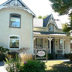 Gables Bed & Breakfast Bed and Breakfast Stayner Exterior photo