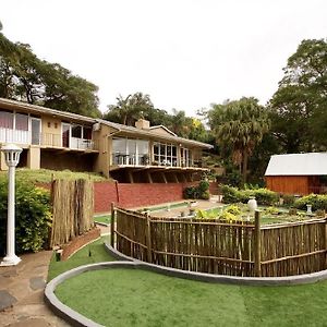 Pinetown Lala Land Bed and Breakfast Durban Exterior photo