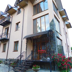 Glanz Bed and Breakfast Jaremče Exterior photo