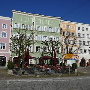 Hotel Bayerischer Hof Burghausen Exterior photo