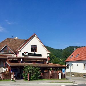 Hotel Penzion U Golema Blansko Exterior photo