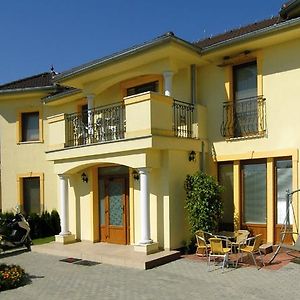 Apartmány Family Veľký Meder Exterior photo