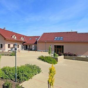 Hotel Penzion Harmonie Žlutice Exterior photo