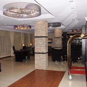 Owu Crown Hotel Ibadan Exterior photo