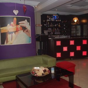 Dcove Hotel & Suites Lagos Exterior photo