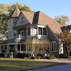 Granny Lous Bed And Breakfast Bonham Exterior photo